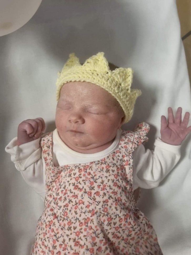 beckietalbot's tweet photo. Crowns and Tiaras ready for our babies today. Presenting little Princess Lara born on Coronation day @boltonnhsft  (shared with parents permission) 🥰@Emma727Emma @jacotton01 @janehrpr #crown #Coronation #princess https://t.co/39KCZxn2za