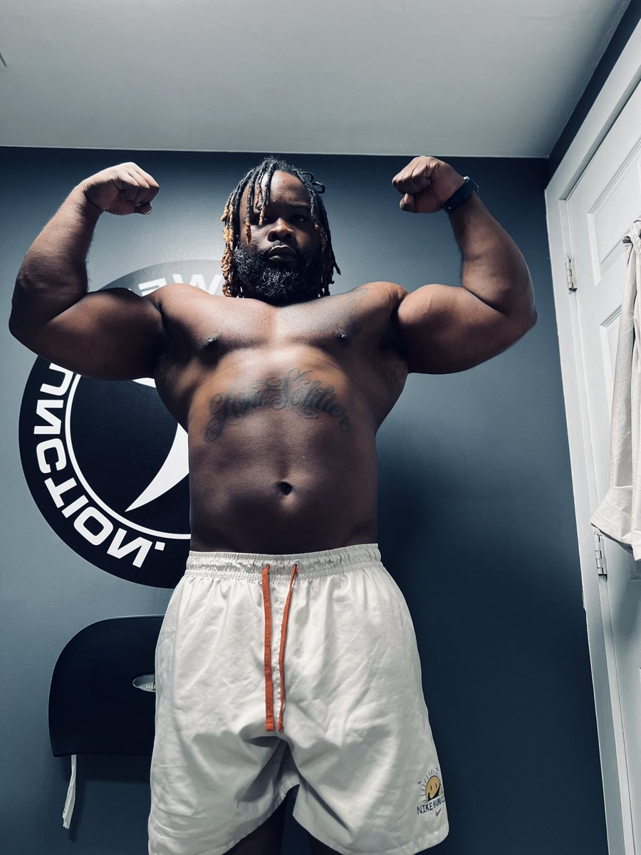 ZoetheChild's tweet image. 258lbs, &amp;lt;15% body fat. 16 weeks till I step on stage. #bodybuilding #NPC #ironaddict #Mississippi #monster