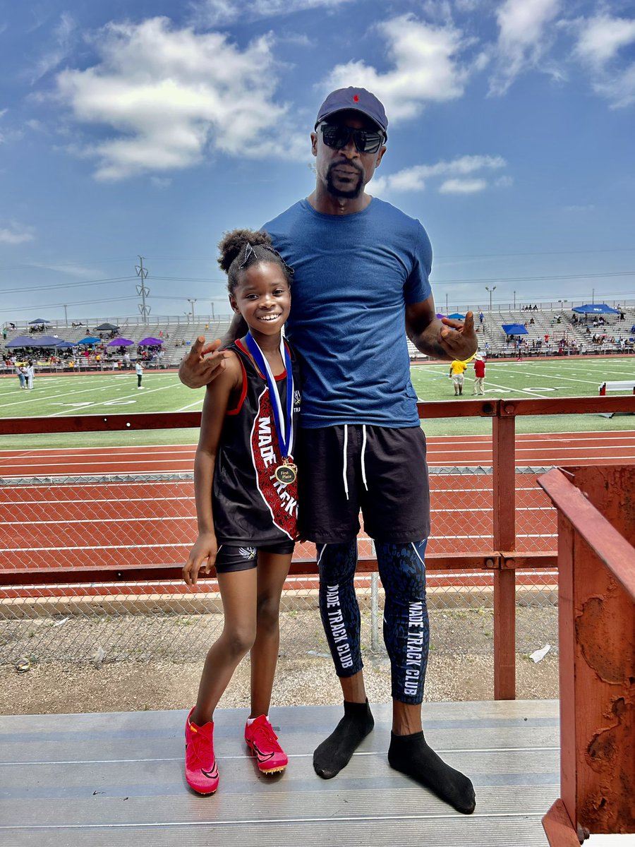 madetrackclub's tweet photo. Two medals today at her first track meet ever now that’s a clutch… 🥇 in the 8u girls 100m ( 14.7 ) & 🥉 in the 8u girls 200m ( 33.20 )…
#yahyah #madetrackclub #stealthmeet #samhoustonhs #trackandfield #reels #explore #100m #sprinter #briyahskinner https://t.co/S7Cy5N0Gw3