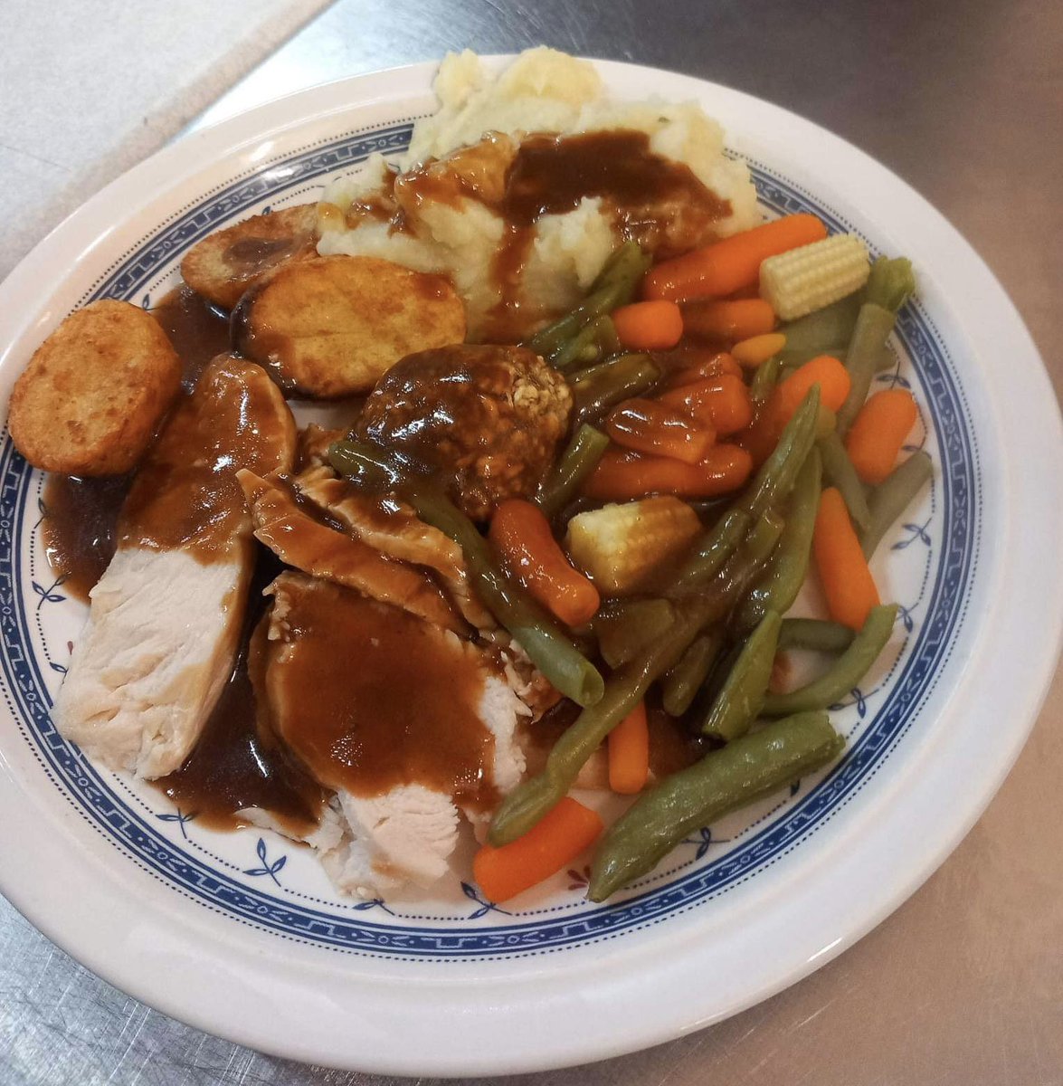 soul_chester's tweet image. Busy &amp;amp; emotional night with lots of hungry people - all very appreciative❤️
Thank you to ALL our team plus Maria, Felix and Chantel for the desserts!
We had a ‘crack’ team and the relationships/trust they build with people should NEVER be underestimated! #weareallhuman