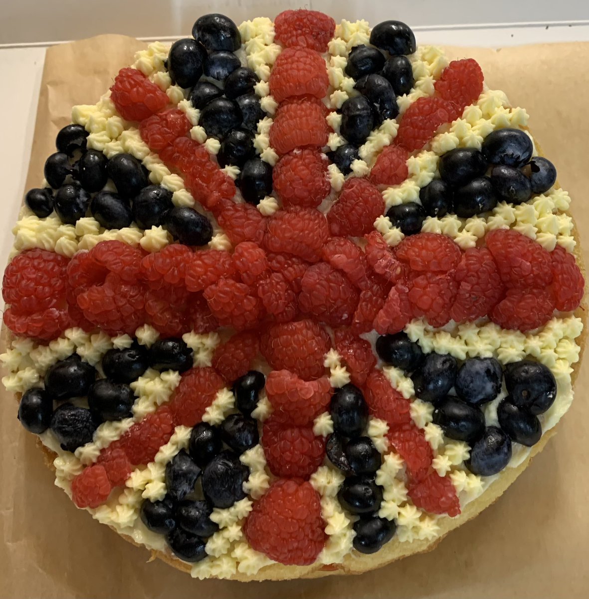 soul_chester's tweet image. Busy &amp;amp; emotional night with lots of hungry people - all very appreciative❤️
Thank you to ALL our team plus Maria, Felix and Chantel for the desserts!
We had a ‘crack’ team and the relationships/trust they build with people should NEVER be underestimated! #weareallhuman