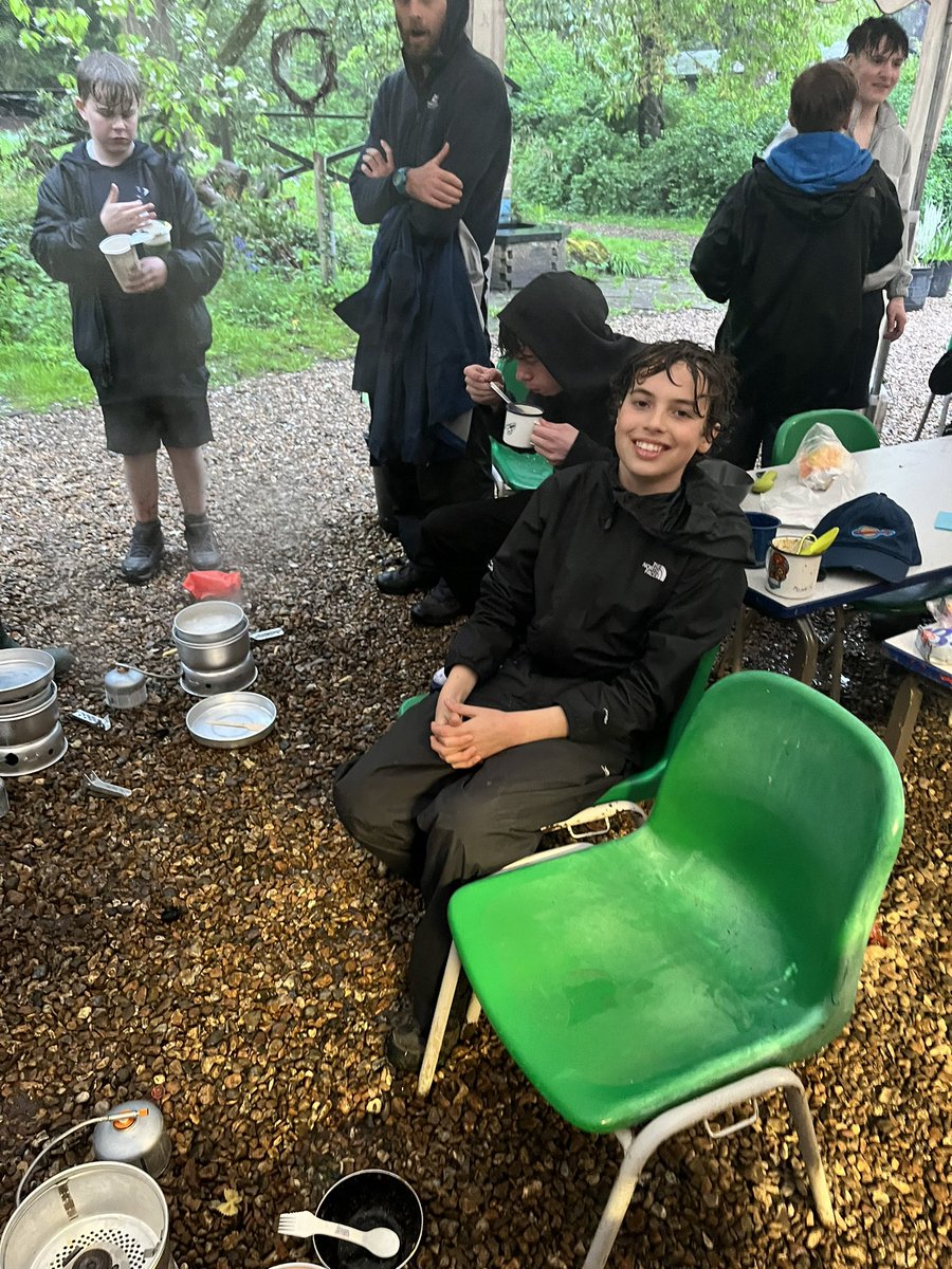hallifordski's tweet photo. Cold and wet, but @hallifordhead students are glad to be warming up and refuelling on their bronze @DofELondon qualifying expedition with @PringlesPeaks . #bronze #dofe #resilience #proudtobeahallifordian #Halliford https://t.co/gkuYrxZjRx