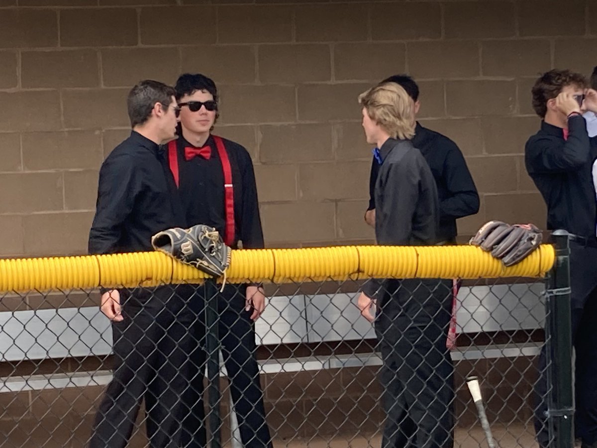 Rvale_Baseball's tweet image. These guys clean up well. Be safe and have a great time. @RockvaleHigh_TN #Prom2023 #RockvaleHighProm