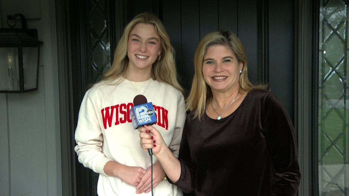 Steph__Sutton's tweet photo. One of my favorites makes an appearance tonight on @Big12SportsSat at 6:30 right after @WISN12News at 6! #FutureBadger #OutOfLeftField π https://t.co/WwIzk0Ds62