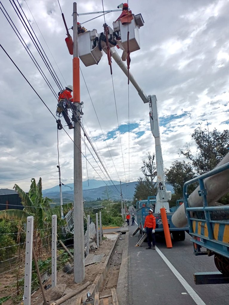 Empresa Eléctrica Quito tweet media