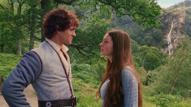 muminnoo's tweet photo. la emoción que me hacía sentir esta película !!!!! la escena donde ella se ve forzada a m1tarlo cuando él le está pidiendo que se casen? momento más dramático de mi infancia https://t.co/DuL8YUTIt6