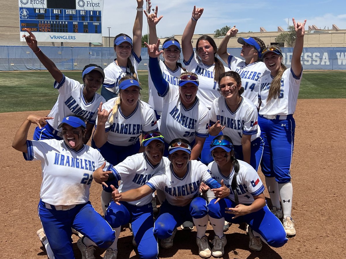 WranglerSports's tweet photo. 🥎Congrats to our ⁦@WranglerSB⁩ Sophomores!!! Undefeated in WJCAC Play!!! #OCWranglers #WranglerNation https://t.co/OCuSkC5laR