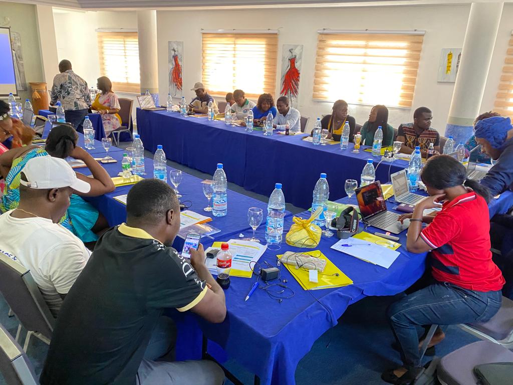 OnePeacecam's tweet photo. For the past two days, One Peace joined other civil society organizations to share experiences and learn best practices on the implementation of #defyhatenow Field Guide Cameroon. This contributes to quality service delivery in our drive to counter violent extremism in CMR. https://t.co/b9TyxgidVg