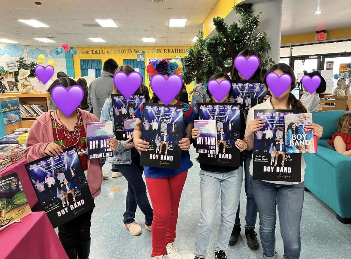JackieSmith114's tweet photo. These pictures make me the happiest! Thank you to my dear friend for sharing the gift of reading with so many wonderful young minds! And for including #BoyBand as part of your #SummerReading!! Seeing so many readers excited about their copies truly made my entire day! 💜💜💜 https://t.co/q0mYhkataz