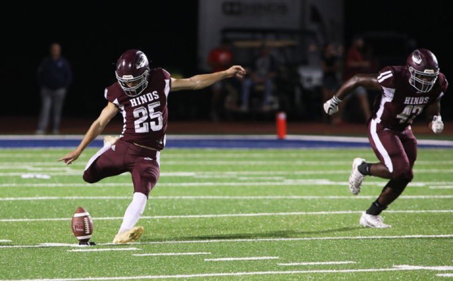 Wolfee4128's tweet photo. Blessed to receive an offer to play football @HindsCC_FB. Thanks @oc7888!

@coach_Hoskins94 @Coach_Stanford @tracelane7511 @B2_Barham @CoachJayCole @coachrepete https://t.co/PKnKJEnoZR