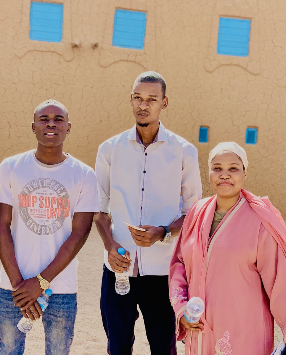 m9_moussa's tweet photo. La Journée du patrimoine mondial africain (5 Mai) est l'occasion pour les peuples du monde entier, et en particulier les africains, de célébrer le patrimoine culturel et naturel unique du continent.
Une visite guidée a été organisée par #Masnat & #CECOGAZ/Az @Obianou #Agadez 💡 https://t.co/bRUjAZFlxF