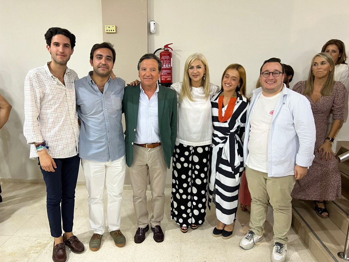 nnggsevilla's tweet photo. 🗣️ @alegarciacasres: Los jovenes de la provincia serán protagonistas del cambio el próximo #28M 🚀 

Lora del Río, Estepa y Camas apuestan por @nnggsevilla para teñir sus municipios de azul libertad en 2️⃣2️⃣ días 

#SomosNNGG https://t.co/JUnydlfKzW