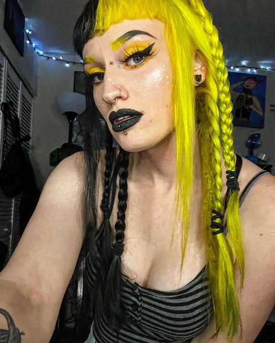 💛 yellow 💛 #yellow #sammiebeare #hair #yellowhair #colors #aesthetic #goth #gringe #alt #alternative<a href="/tag/yellow"class="tags">#yellow</a><a href="/tag/sammiebeare"class="tags">#sammiebeare</a><a href="/tag/hair"class="tags">#hair</a><a href="/tag/yellowhair"class="tags">#yellowhair</a><a href="/tag/colors"class="tags"><span>#colors</span></a><a href="/tag/alt"class="tags"><span>#alt</span></a><a href="/tag/goth"class="tags"><span>#goth</span></a><a href="/tag/alternative"class="tags"><span>#alternative</span></a><a href="/tag/aesthetic"class="tags"><span>#aesthetic</span></a><a href="/tag/g"class="tags"><span>#g</span></a>