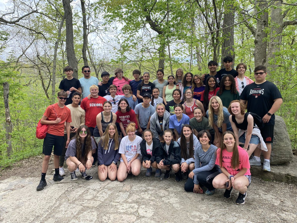 ArrowsTrack's tweet image. Team Bonding Day! Our teams spent the day together hiking at John Bryan State Park and following it up with ice cream at Young’s Dairy.