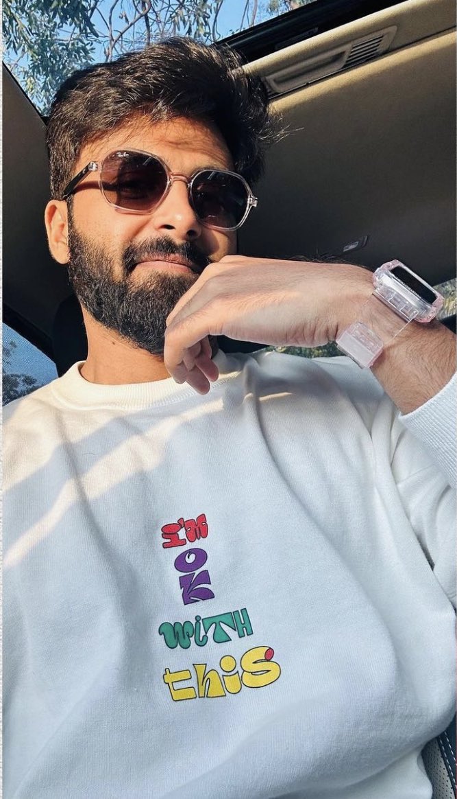 Goodsoul2002's tweet photo. Happy birthday #Ashwinkumar 💕
Wishing u grt success &amp; happiness
Last yr starts with mixed emotions bt u overcome everything with smile &amp; patience💪
you r an inspiration🔥🔥
I like ur never ever do anything for fame attitude😎
keep continuing that.. 
And win more #HBDAshwinKumar https://t.co/MOg4jZ3htk