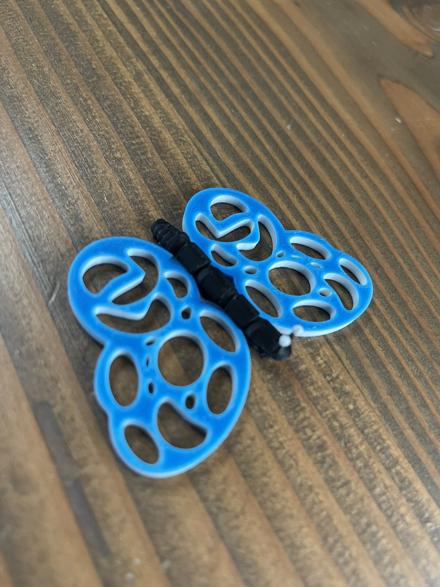 EternalNewsNow's tweet photo. Failed design!  Trying to make a print in place articulated butterfly.  Next design up in 1 hour and 10 minutes. #3dmodeling #3dprint #DesertRidgeAcademy #DSEF #DSUSD #edtech #Makerclassroom #steamteacher #STEMeducation #Tinkercad #butterfly https://t.co/8JJgCO5DvQ