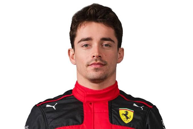 f01dz's tweet photo. Daqui uns anos vcs vão se perguntar: "lembra da época que a Ferrari queria ser campeã com uma eterna promessa como primeiro piloto?" https://t.co/Ts825FDLwn