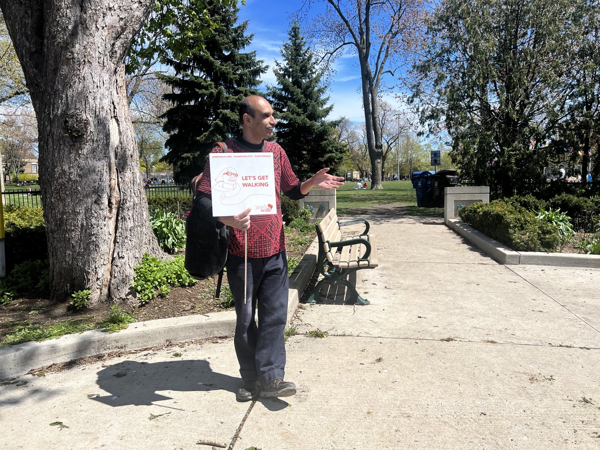 sillygwailo's tweet image. I had the pleasure of joining a Jane’s Walk led by @LabyrinthsDOTca today. He wore a labyrinth pattern shirt and had a labyrinth pattern jacket as well. #JanesWalkTO