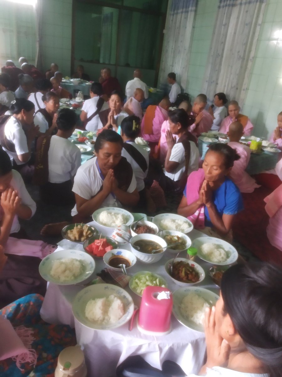 InsightMyanmar's tweet photo. A heartwarming story: A meditator in Ukraine reached out to help nuns in Myanmar. Our local team organized the donation, providing meals for a meditation retreat. Let's continue this chain of kindness. Donate now: https://t.co/7i6pIyjhWv #SpreadGenerosity https://t.co/9lHFPogez4