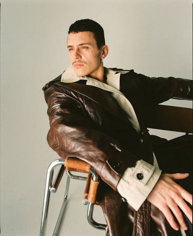comfort arón piper (@safeforaron) on Twitter photo 
