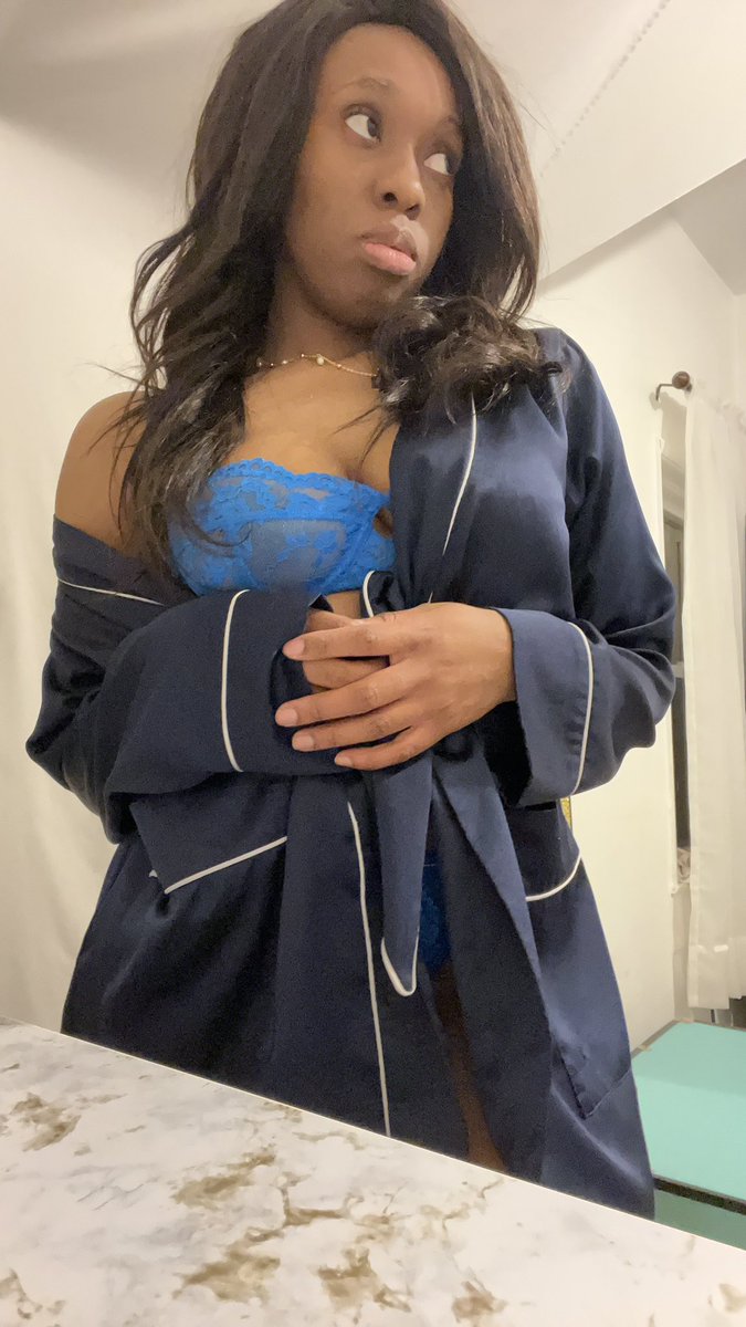 Lucky_zo7's tweet photo. Full look to the first 10 people to send my $25 https://t.co/YsZbrHQU1e