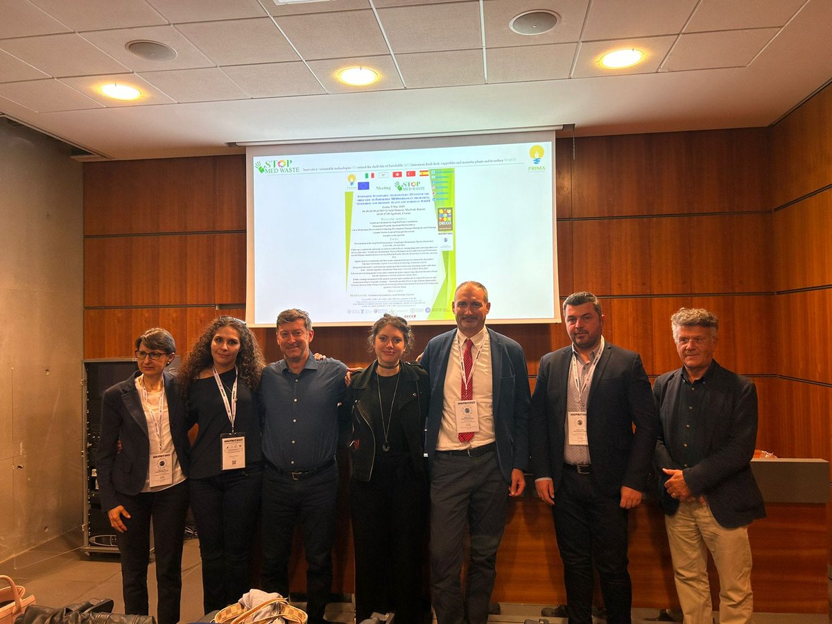 StopMedWaste1's tweet photo. #meeting of #stopmedwaste #primaproject in #Macfrut2023. Very interesting presentation from the partners UNIVPM, UNIBA, UNITO, CUT and IVIA. Thank you for intervention of #Agrofood #PRIMA #Officer, and DECCO. Very interesting #training #school in #packinghouse of #apofruit https://t.co/JfkkrOVvy5