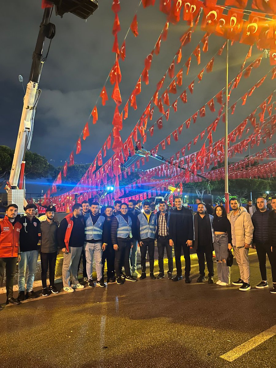 Muratpaşa DEVA Partisi Gençlik Çalışmaları Başkanlığı olarak miting alanında çalışmalarımız devam ediyor.

<a href="/alibabacan/">Ali Babacan</a> @emrekarasin_ <a href="/ozlemarlier/">Özlem Arlıer💧</a> <a href="/Emrahdelen007/">Emrahdelen</a> #muratpasadeva #muratpasadevagençlik #devapartisi