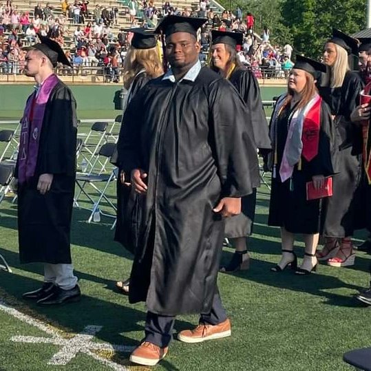 PlusUltraManYT's tweet photo. I did the thing! @LaGrangeCollege #Classof2023 https://t.co/eIApK6tNFG