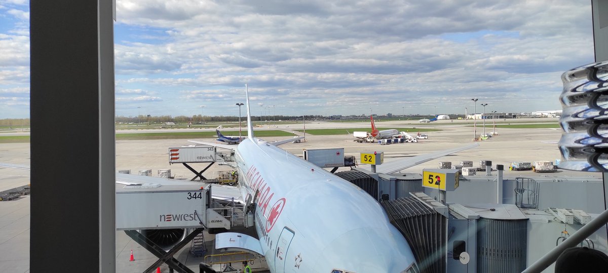 GSimos's tweet photo. Returning from Minneapolis with my partner at work and on-stage @emarkelis, after #MMSMOA. First leg to Montreal done, goodbye MN, now waiting for the next flight in 4 hrs to Munich (2/4). https://t.co/Cu3MQ6fPpB