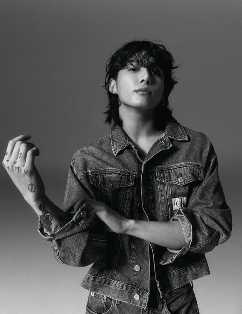 btsscope's tweet photo. #JungKook has set a Guinness World Records for being the Fastest Kpop solo artist to reach 1 BILLION Streams on Spotify (Male).

https://t.co/aq2RfC2eSQ https://t.co/SxcV9J7Rz5