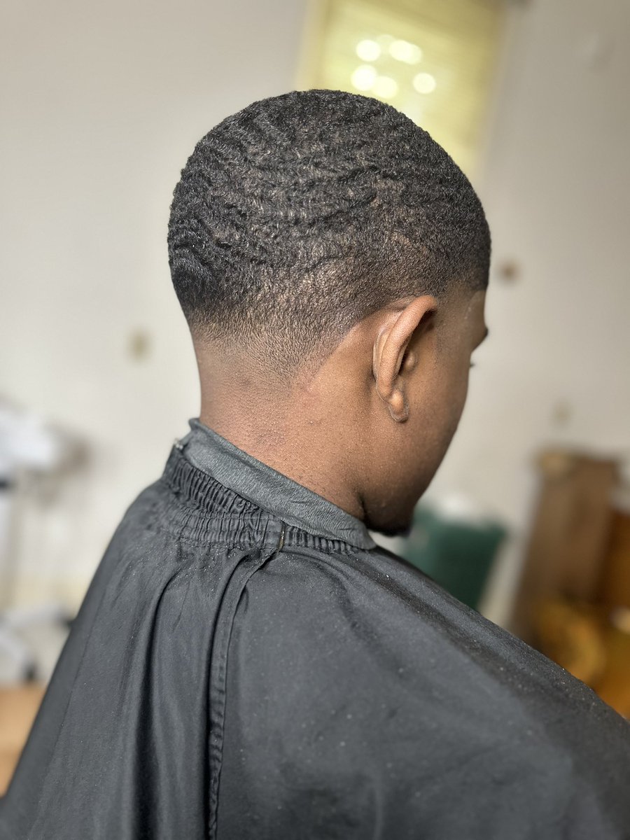 letmecutyohair's tweet photo. Another rep, another step forward! Book with me by clicking the link below!
#LouisianaBarbers
#Kids #Women #Men #FreshCuts
#entrepreneur #318Barber
#FadesOfGlory #RustonBarber #GramblingBarber #GramFam #LaTech
https://t.co/Rh0Qpq9aW8 https://t.co/kjQlYnf5pi