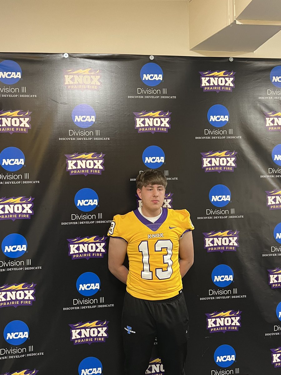 WellingtonJara3's tweet photo. learned a lot about knox football and campus today, thank you @CoachPodwojski @FB_KnoxCollege for having me out today! https://t.co/A3U3HDaYCd