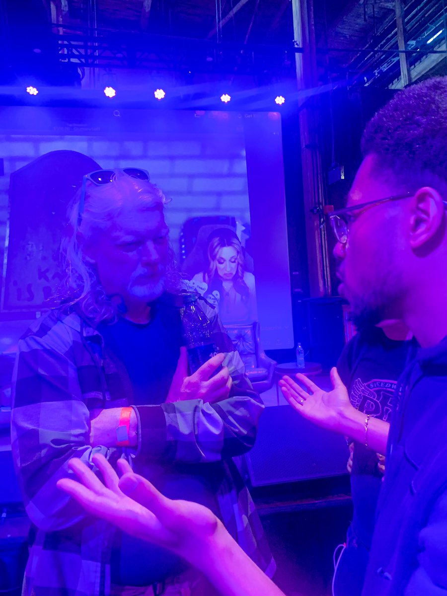 Damn is that <a href="/Felix_Wind/">Felix Wind</a> talking to the CEO of Twitch? 🤯