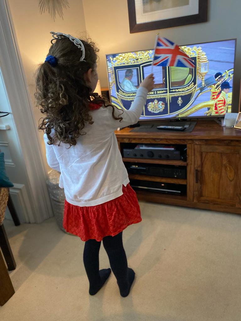 claretwiggpeckh's tweet photo. Tnku so much to all faithful colleagues from @UHMBT working over this historic coronation bank holiday weekend especially those from @32Children @ChildrensFgh #RLINNU #SLBCSCBU #proudofourNHS #GodSaveKingCharles #MakingImportantMemories https://t.co/zkUeqwRNbv