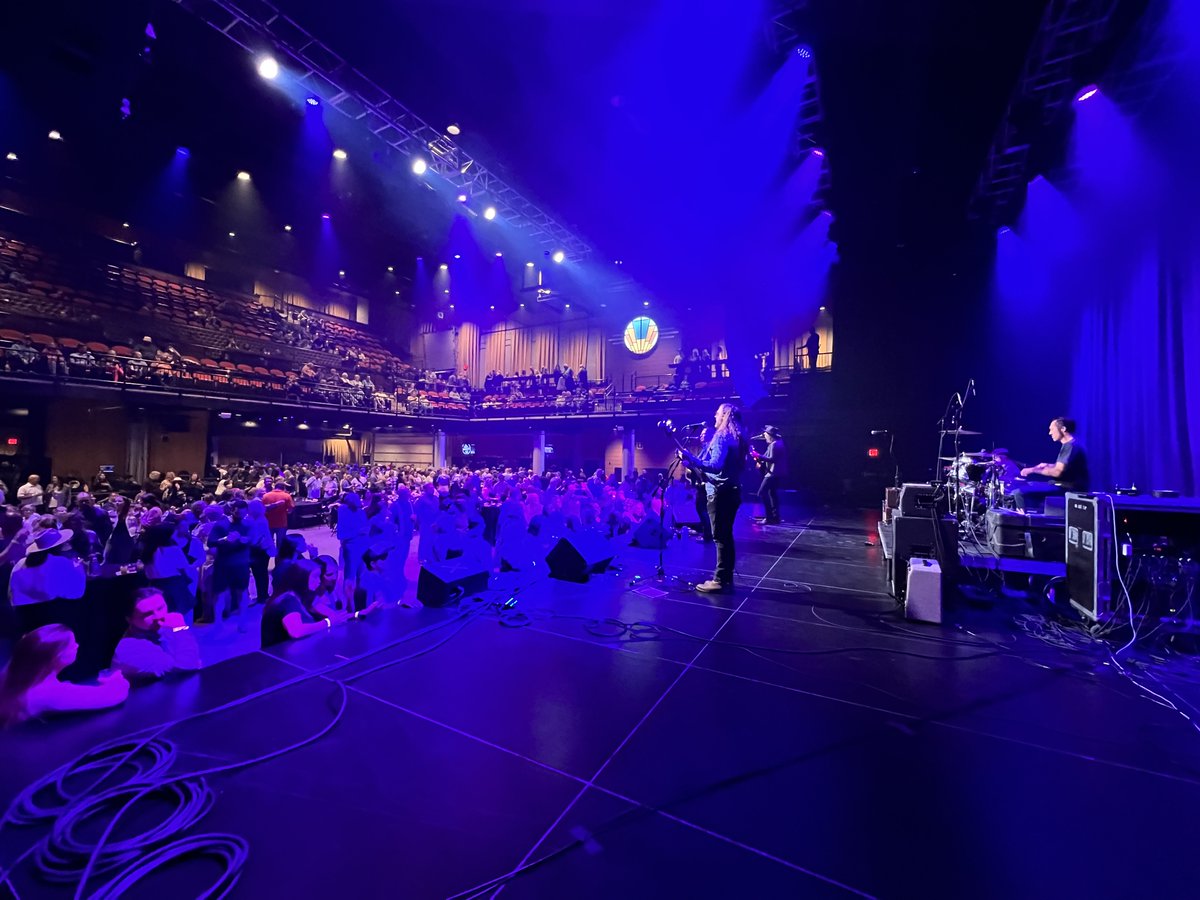 A beautiful evening at @glcliveat20monroe for @hospiceofmichigan at the Grand Rapids Edition of #BARLEYBBQBEATS! Thanks to @KelseaBallerini and @WaylandTheBand for your entertaining and energetic performances! #liveevents #fundraiser #hospiceofmichigan #eventprofs #eventproducer