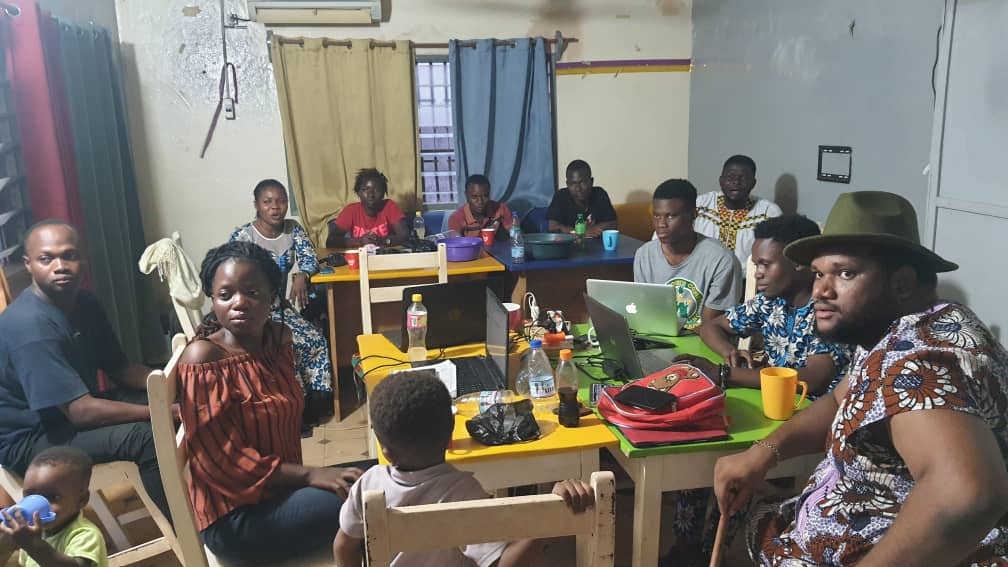 lightbenin's tweet photo. Premier friday talk du mois !

Ce fut un moment de partage et de convivialité entre les collaborateurs. 

Les expressions faciales 😂 https://t.co/nCYDk8oxng