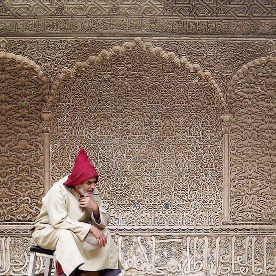إذا أراد الله أن ينقل العبد من ذل المعصية إلى عز الطاعة آنسه بالوحدة، 
وأغناه بالقناعة، وبصّره بعيوب نفسه.

- الإمام القشيري.