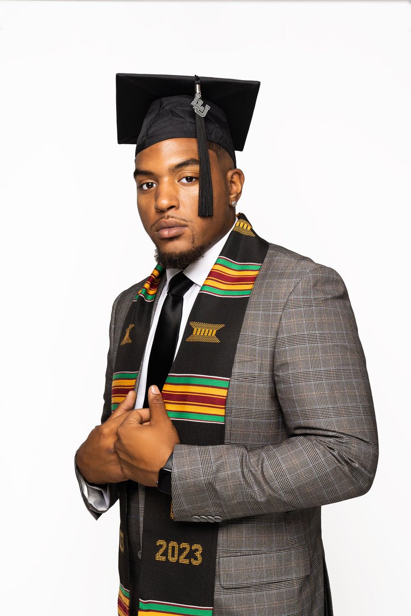 jaedeion's tweet photo. May 13, 2023 10am 
Lamar University 

Degreed B.S. Industrial Technology Engineering 🎓🍾 https://t.co/6XX1KaKTWq