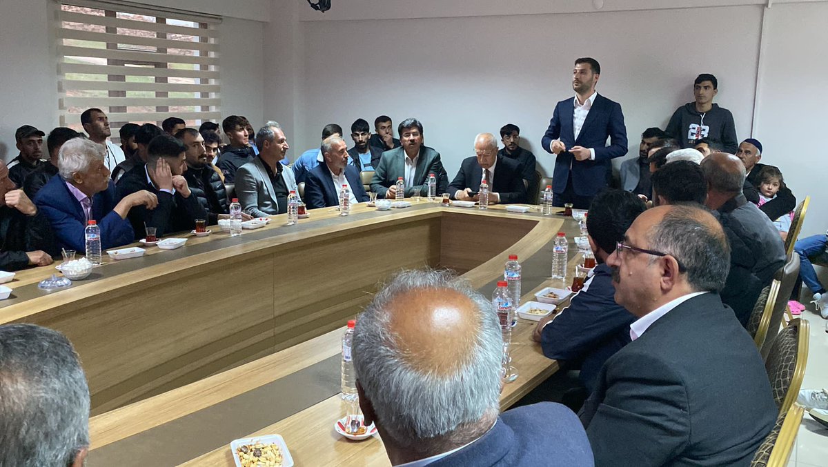 📍Sancak

Hemşerilerimiz ile bir araya gelerek, gençlik üzerine sohbet ettik.

Gençlerimizin enerjisi ve umudu motivasyon kaynağımız oldu. Kendilerine gönülden teşekkür ediyorum. İyi ki varsınız Kardeşlerim ♥️

<a href="/FeyziBerdibek1/">Feyzi Berdibek🇹🇷</a> <a href="/furkanufukcoskn/">Furkan Ufuk Coşkun</a>