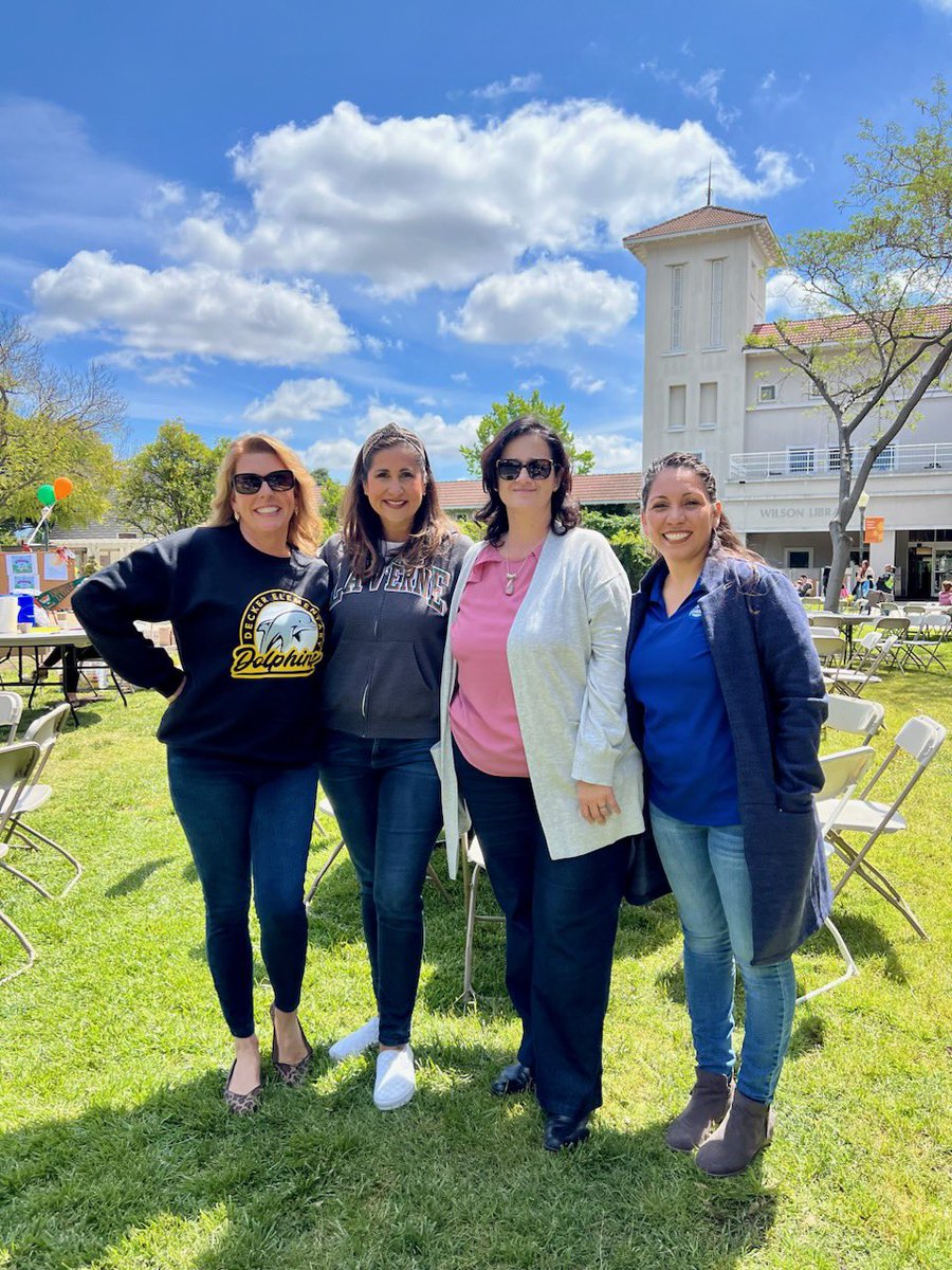 DeckerPUSD's tweet photo. We ❤️ reading! @ULaVerne #familylearningconference #deckermakes #proud2bepusd https://t.co/EyT0uxLHZp