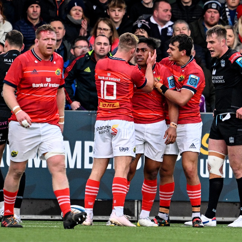 Munsterrugby's tweet photo. 🗞️ REPORT | A huge win in Glasgow as Munster progress to the final 4 of the #URC, read all about it ⤵️

#GLAvMUN #SUAF 🔴