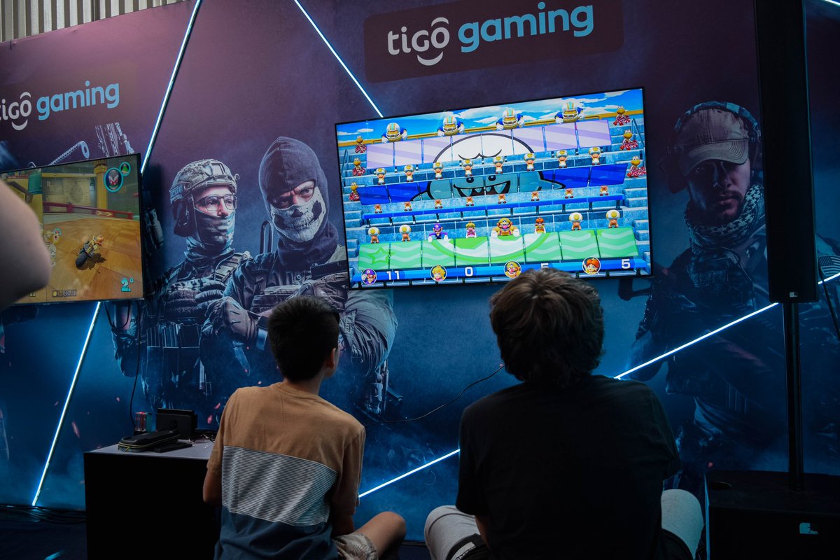 Tigo_GT's tweet photo. Seguimos disfrutando de lo mejor de los videojuegos en la #XPOGaming 🎮 junto a la red más grande ⚡️ #TigoGaming https://t.co/8oBJqbmwW3