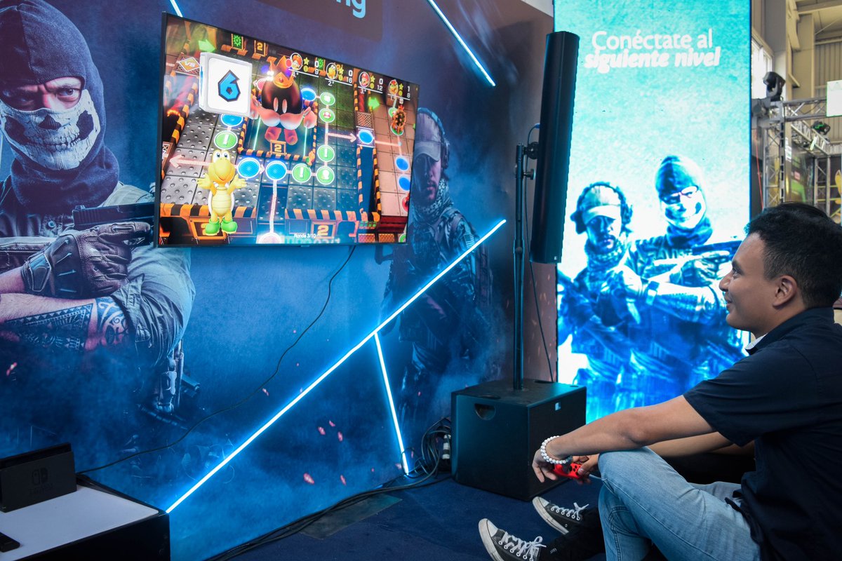 Tigo_GT's tweet photo. Seguimos disfrutando de lo mejor de los videojuegos en la #XPOGaming 🎮 junto a la red más grande ⚡️ #TigoGaming https://t.co/8oBJqbmwW3