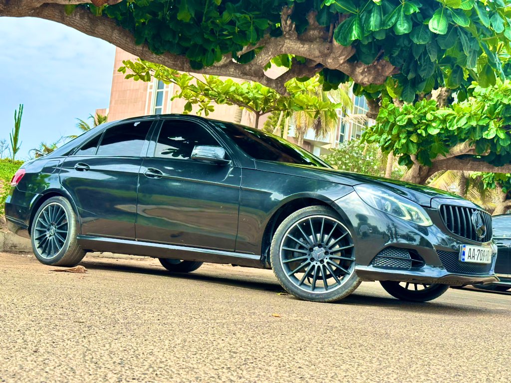 Youssoupha25's tweet photo. @LamineNdiay11 🚨 for sale! Mercedes-Benz class E 2014 Full option diesel - Price: 8,900,000 CFA https://t.co/QcauZ5a0W6