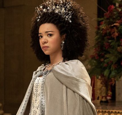 mammouthglacial's tweet photo. Les 3 révélations de la série, ils sont excellents le casting est dingue #QueenCharlotte #Bridgerton https://t.co/0qFKSpD6W7