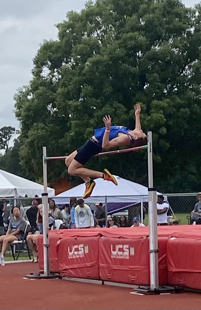 walker_rux's tweet photo. 3rd place in 7A High Jump at state! 
New PR of 6’2 ft!
I also had to run the 4x8 in the middle of it https://t.co/82CXThOCND