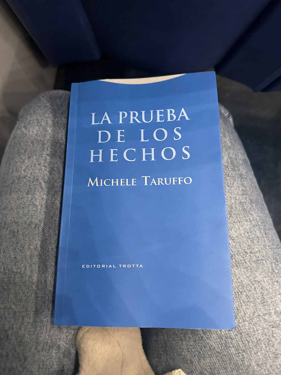 CayonRamos's tweet photo. Arranque a leer este libro y no paro de pensar que tendría que haber comenzado por este libro. Empiecen por Taruffo. https://t.co/vY2SE1IlgP