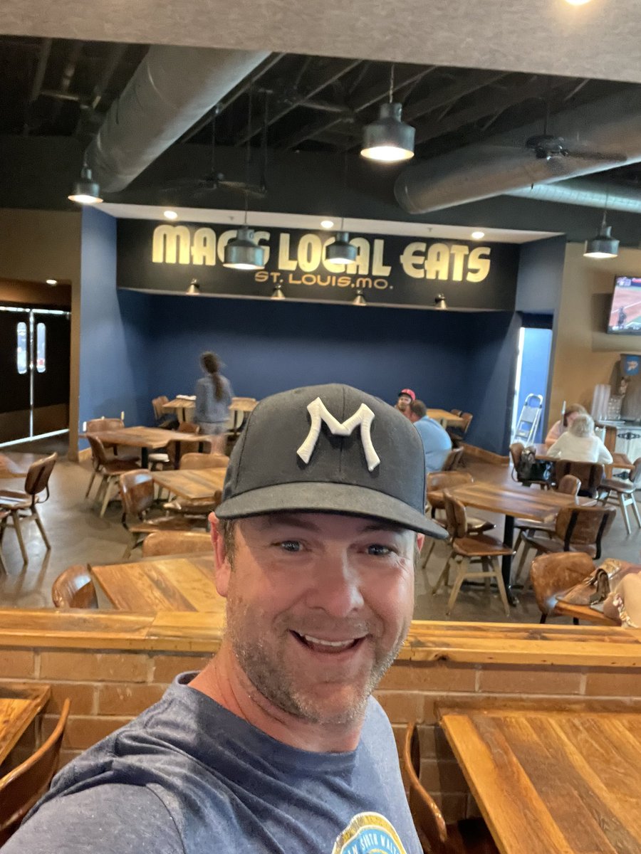 mlucash9's tweet image. Who knew I’d have to go to @MacsLocalEats to get #bombpop