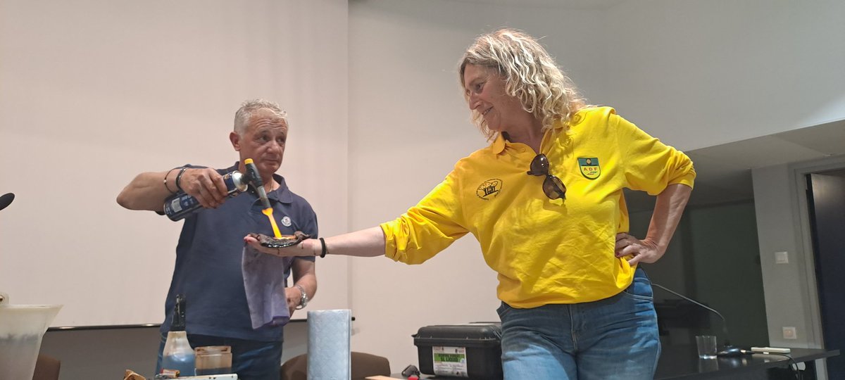sfadfcat's tweet photo. Cèsar Sallén, inventor d'EcoFire, ha demostrat aquesta tarda a #Manresa el seu producte a les #adfcat per a la prevenció i extinció d'incendis forestals.

Ecofire és una solució innovadora basada en fibres vegetals. #Ecofire

Gràcies, Cèsar per la demostració!

#somterritori https://t.co/yLyCXFHT3w