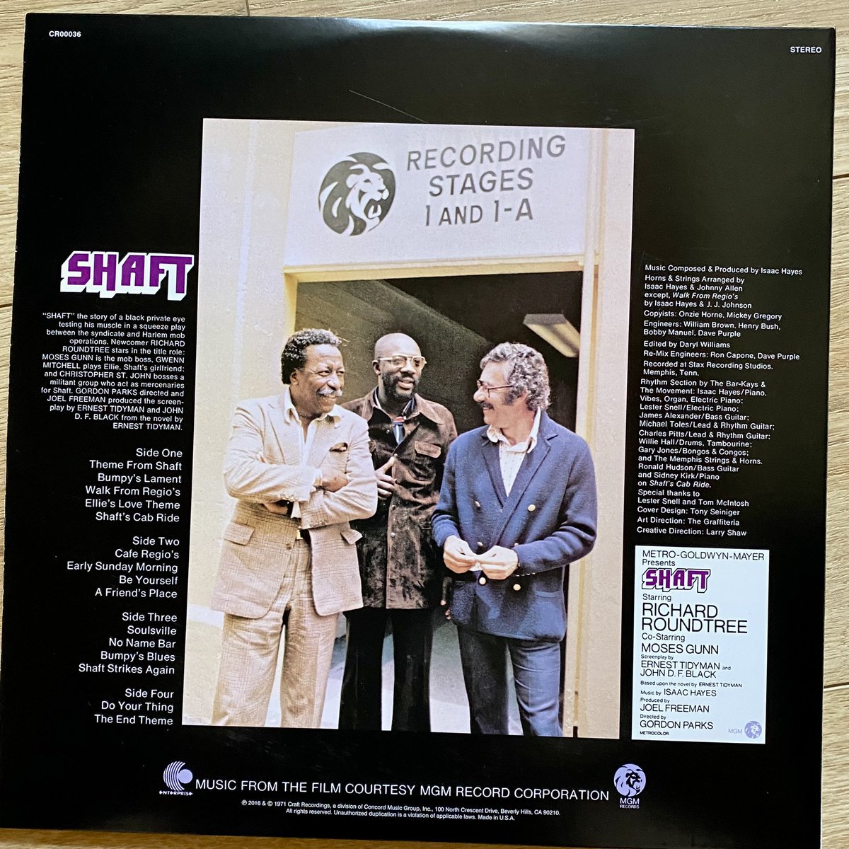 CMoneyKS's tweet photo. #NewVinylSaturday #IsaacHayes #Shaft #MusicFromTheSoundtrack #Soul #Memphis #RnB #Soulsville @staxrecords #CraftRecordings #ConcordMusicGroup #EnterpriseRecords #MGM
With an @oskarblues #HazyBlues #JuicyIPA #IPA #CraftBeer #IPASnob https://t.co/O107SnVL2p